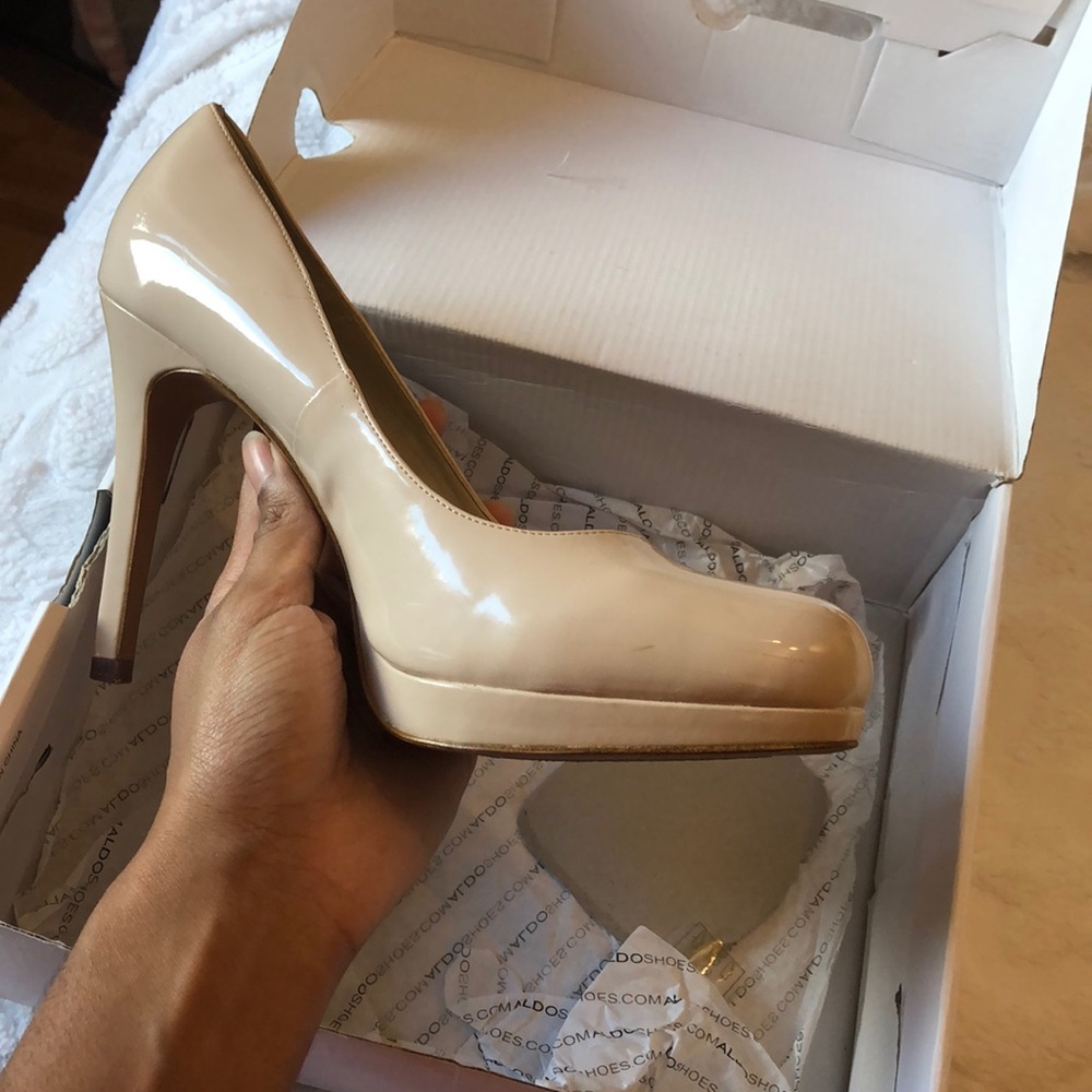 Shoes - Picture 2 of 4